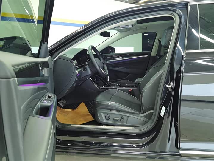 Фото 9 - Volkswagen Passat