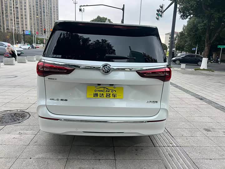 Фото 9 - Buick GL8 ES