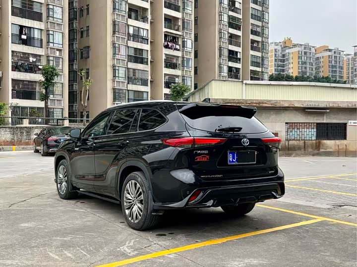 Фото 4 - Toyota Highlander