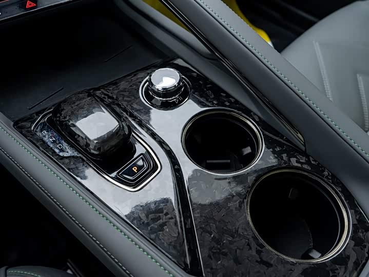 Фото 6 - Zeekr 001