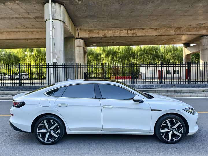 Фото 8 - Volkswagen Lamando L