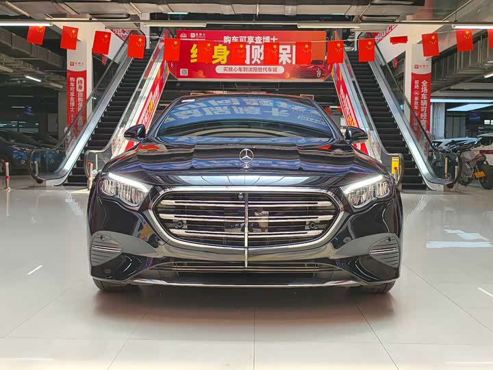 Фото 2 - Mercedes-Benz E-Class