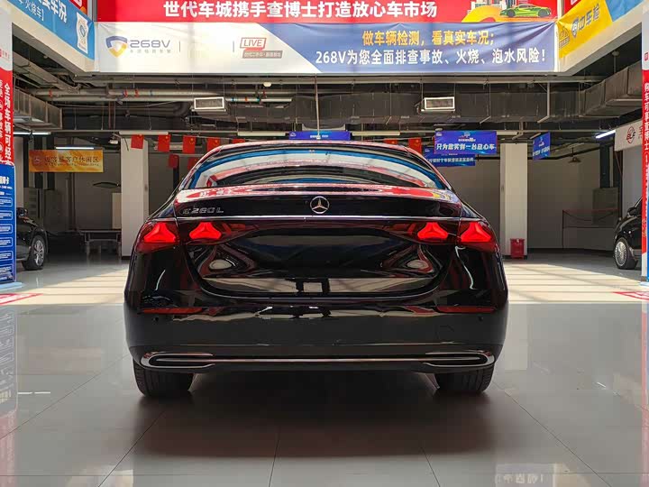 Фото 7 - Mercedes-Benz E-Class