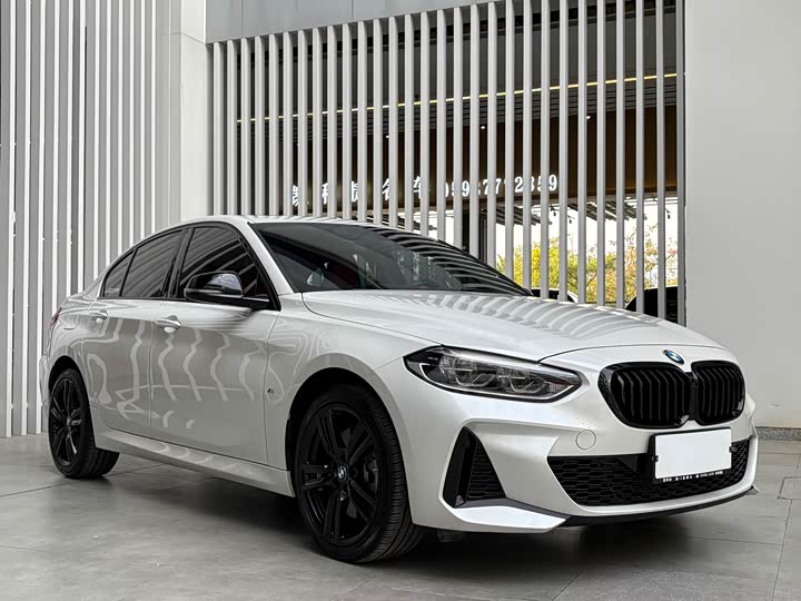 Фото 3 - BMW 1 Series