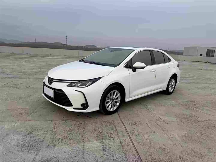 Фото 1 - Toyota Corolla