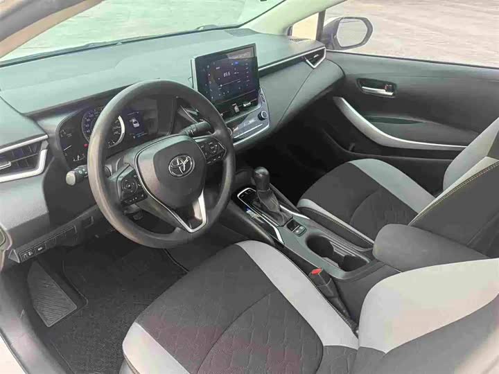 Фото 4 - Toyota Corolla