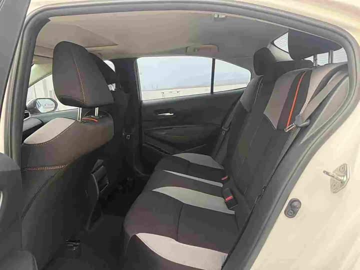 Фото 5 - Toyota Corolla