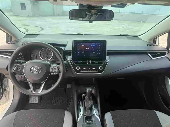 Фото 6 - Toyota Corolla