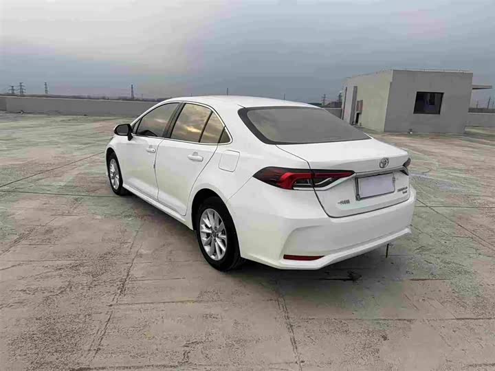 Фото 7 - Toyota Corolla