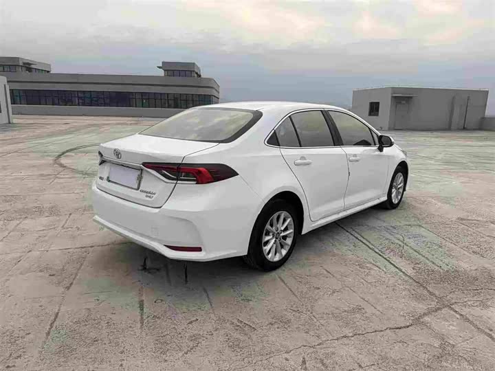 Фото 9 - Toyota Corolla