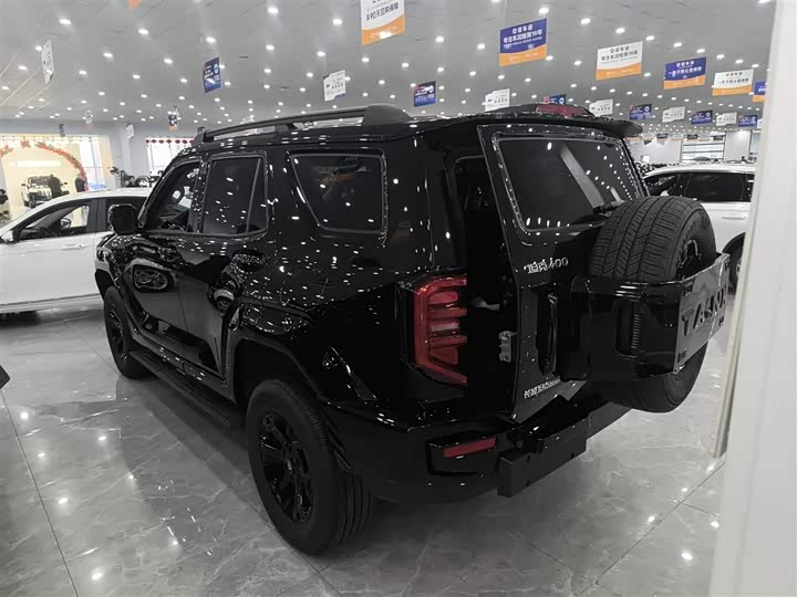 Фото 5 - Tank 400 Hybrid