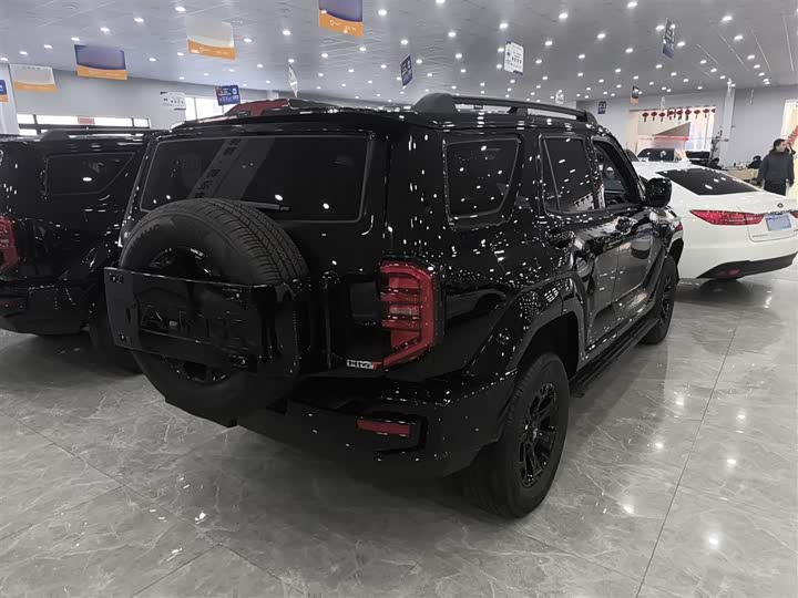 Фото 7 - Tank 400 Hybrid