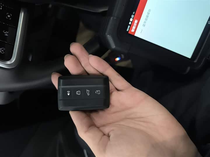 Фото 9 - Tank 400 Hybrid