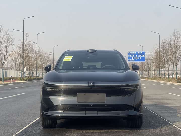 Фото 2 - Zeekr 7X