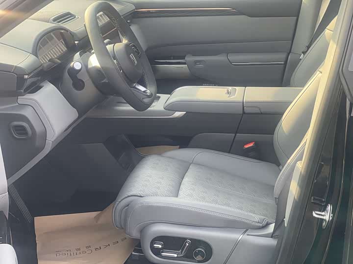 Фото 7 - Zeekr 7X