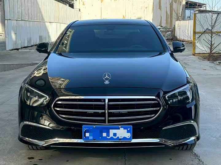 Фото 2 - Mercedes-Benz E-Class