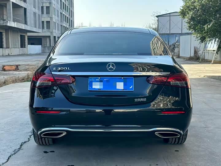 Фото 8 - Mercedes-Benz E-Class