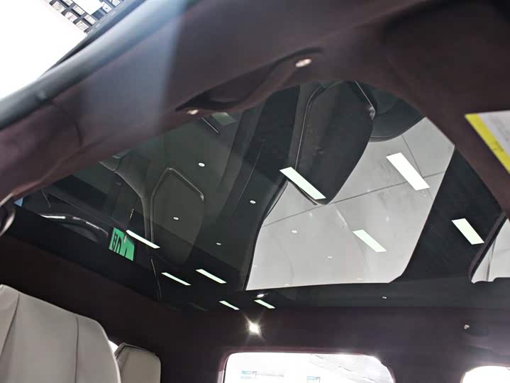 Фото 8 - Zeekr X