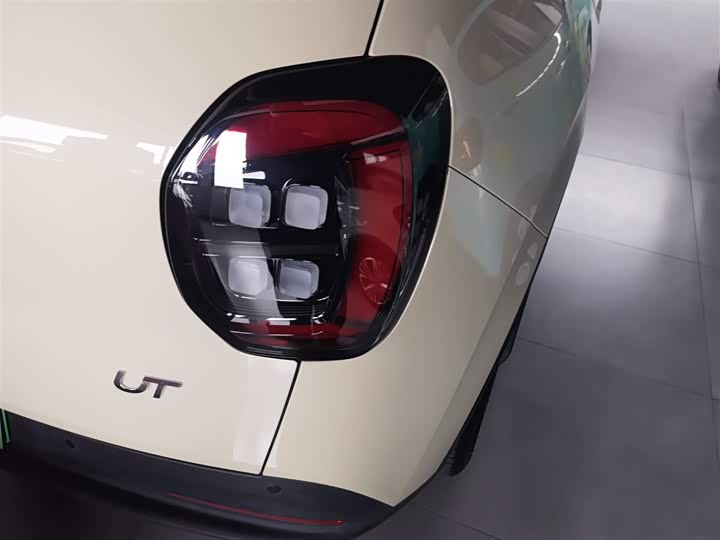 Фото 8 - GAC Aion UT