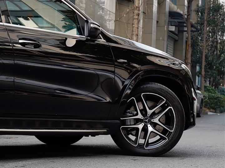 Фото 6 - Mercedes-Benz GLE-Class AMG