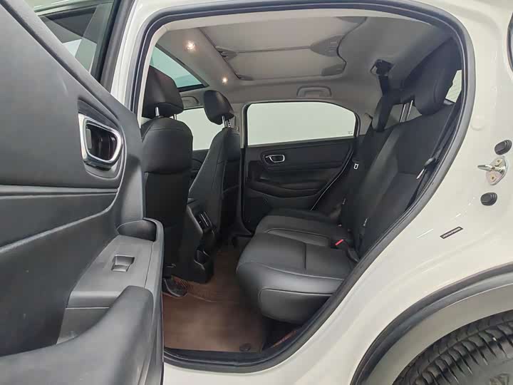 Фото 8 - Honda Vezel