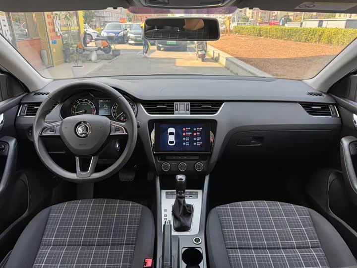 Фото 5 - Skoda Octavia Pro