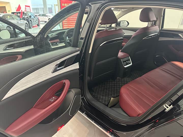 Фото 7 - Hongqi H5 Hybrid