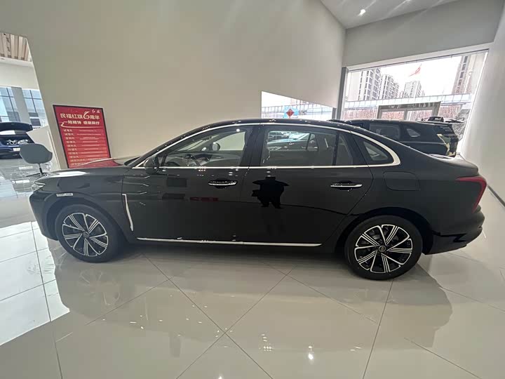 Фото 9 - Hongqi H5 Hybrid