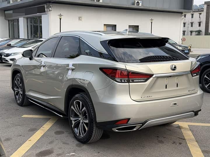 Фото 6 - Lexus RX