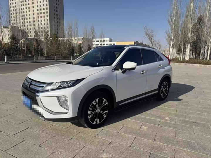 Фото 1 - Mitsubishi Eclipse Cross