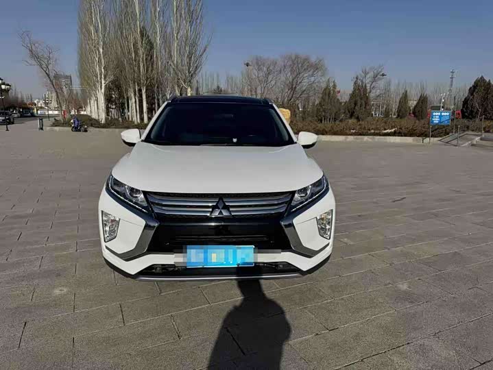 Фото 2 - Mitsubishi Eclipse Cross