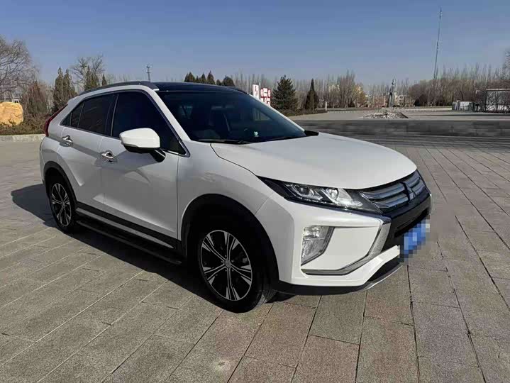 Фото 3 - Mitsubishi Eclipse Cross