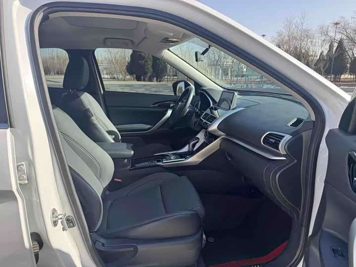 Фото 5 - Mitsubishi Eclipse Cross