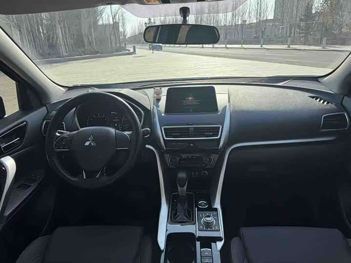 Фото 6 - Mitsubishi Eclipse Cross