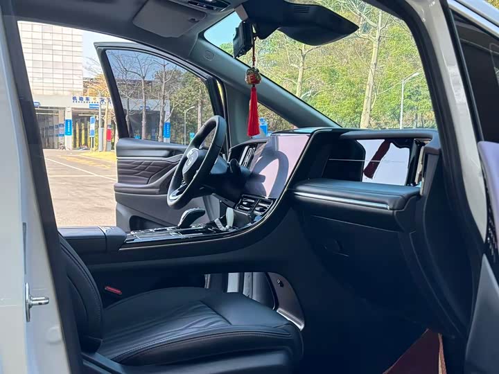 Фото 7 - GAC Trumpchi M8