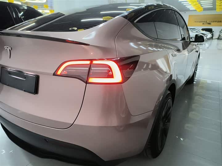 Фото 8 - Tesla Model Y