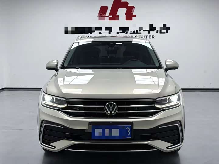 Фото 2 - Volkswagen Tiguan L Pro