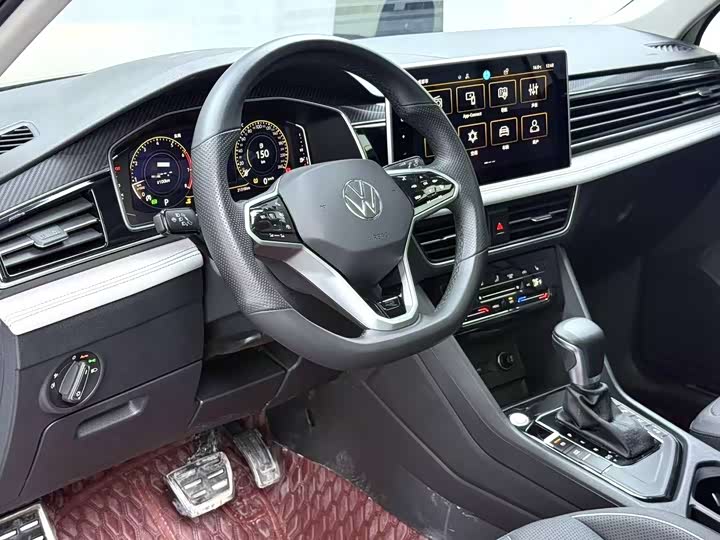 Фото 4 - Volkswagen Tiguan L Pro