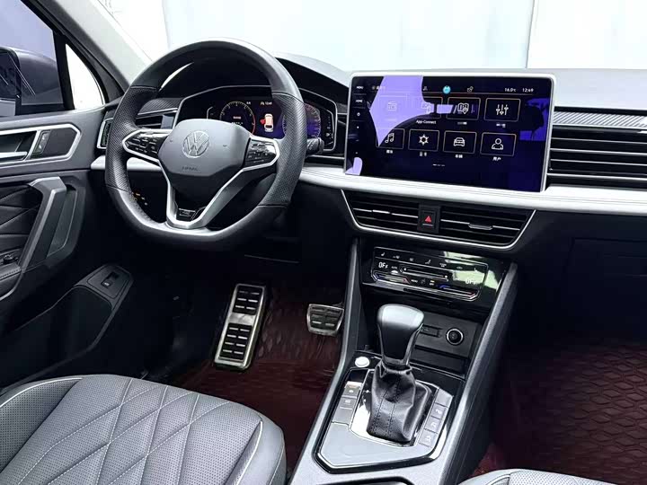 Фото 6 - Volkswagen Tiguan L Pro