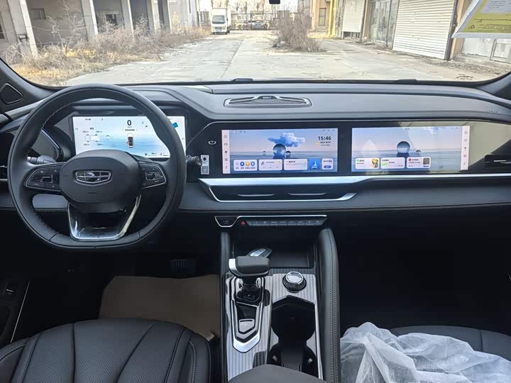 Фото 3 - Geely Monjaro