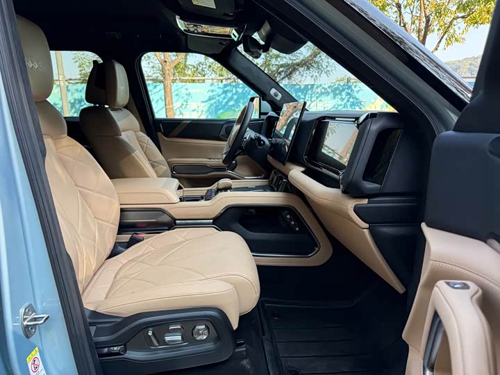 Фото 6 - BYD FangChengBao Leopard 8