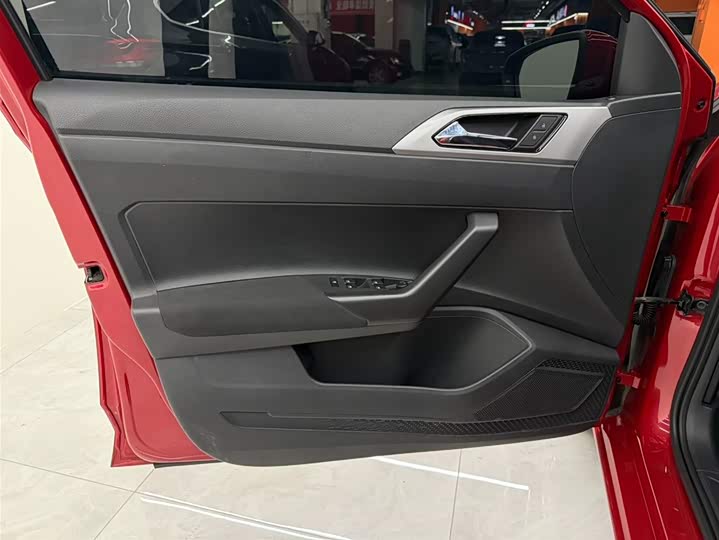 Фото 8 - Volkswagen Polo