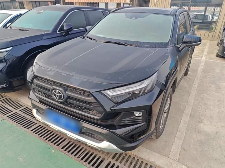 Фото 1 - Toyota RAV4