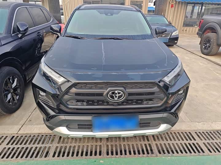 Фото 3 - Toyota RAV4