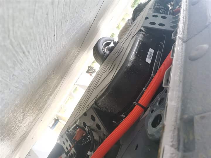 Фото 2 - Bestune Pony