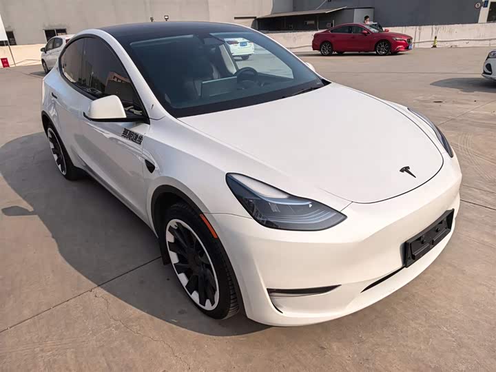Фото 3 - Tesla Model Y