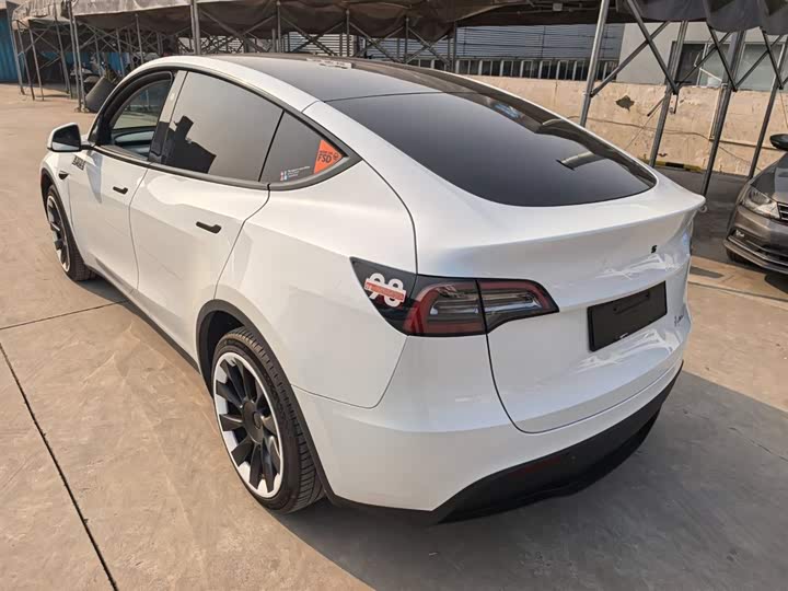 Фото 4 - Tesla Model Y