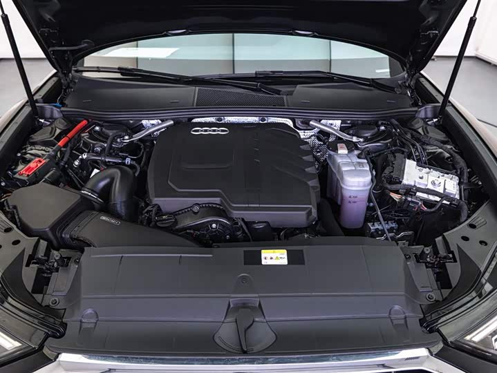 Фото 8 - Audi A6L