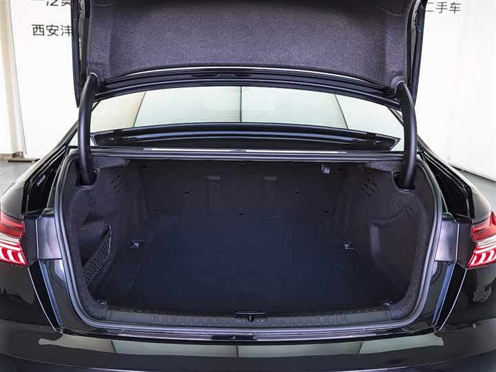 Фото 9 - Audi A6L