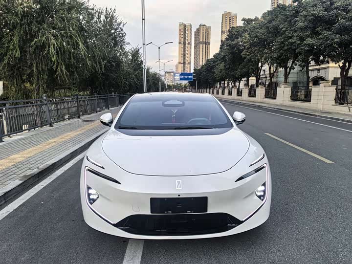 Фото 2 - Avatr 12